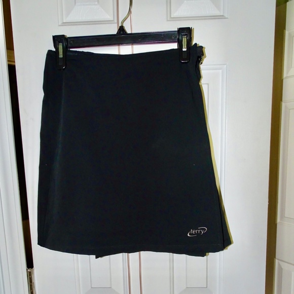 Terry Women's Cycling Skort with Attached Padded Shorts - Picture 2 of 7